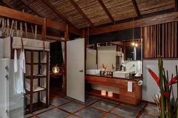 Pacuare Lodge Jaguar Villa Badezimmer am Abend