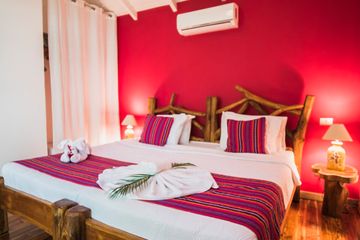 Bungalows-und-Cabinas-Pequeño-Gecko-Verde-Standardzimmer 02