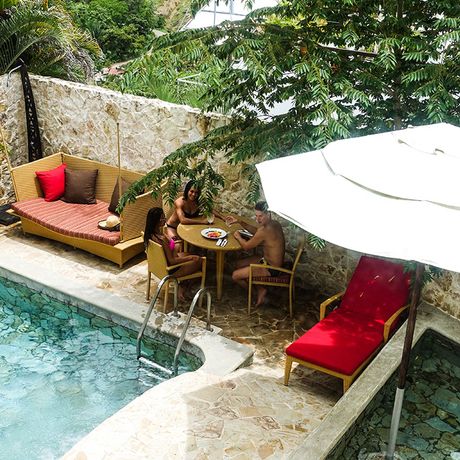 Hotel Gaia Loft Suite 03 Pool nahe der Loft Suite des Hotel Gaia