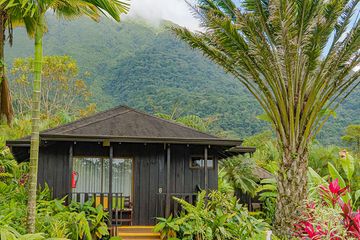 Hotel Lomas del Volcán Bungalow Außenansicht