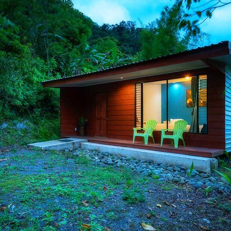 Aussenansicht des Bungalows im Boutique-Hotel Quelitales