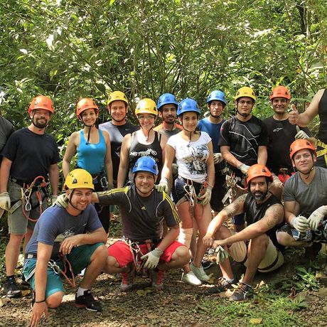 Blick auf eine Ausflugsgruppe der Canyoneering und Canopy Tour