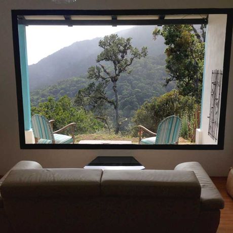 Bungalow Dantica Cloud Forest Lodge_Master_Suite 01 Blick aus dem Wohnzimmer des Bungalows Master Suite in der Dantica Cloud Forest Lodge