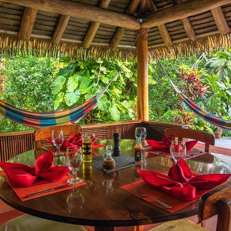 Blick auf das Restaurant der Dschungel-Lodge Luna Lodge 