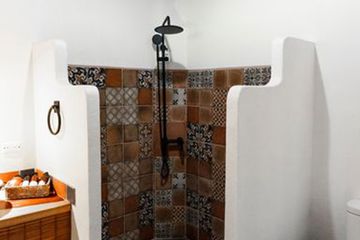 Hotel Sueño Río Celeste Superiorzimmer Dusche