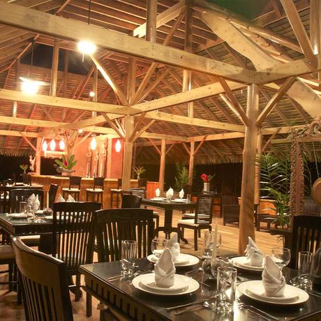 Dschungel-Lodge Copa de Arbol Restaurant 01 Blick ins Restaurant der Dschungel-Lodge Copa de Arbol
