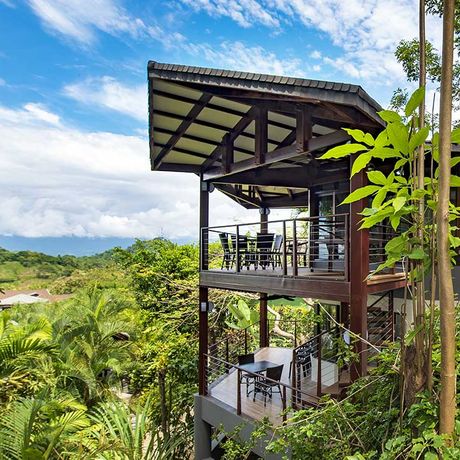 Costa Rica Baumhaus Einmalige Aussicht Ein Baumhaus gewährt Ihnen spektakuläre Blicke