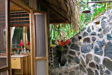 Pacuare Lodge Gartensuite Außendusche