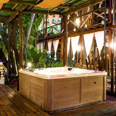Hotel Canaima Chill House Jacuzzi 01 Blick auf den Jacuzzi des Hotels Canaima Chill House