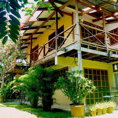 Pension Pura Vida Aussenansicht Pension Pura Vida Aussenbereich 03