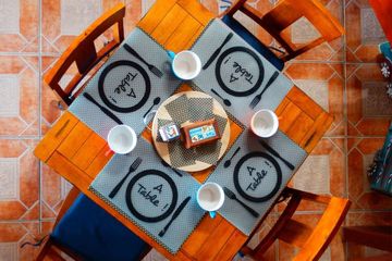 Orosi Lodge Chalet Esstisch