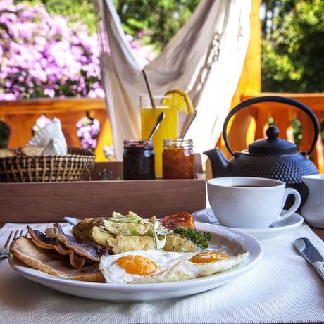 Hotel Belmar Frühstück gedeckter Frühstückstisch vom Hotel Belmar