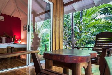 Bungalows-und-Cabinas-Pequeño-Gecko-Verde-Standardzimmer 03