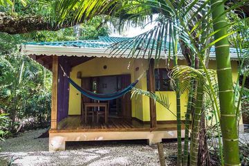 Bungalows und Cabinas Pequeño Gecko Verde Standardbungalow 03