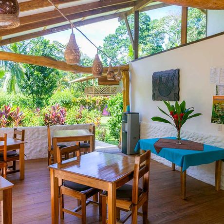 Übersicht über den Innenraum der Passion Fruit Lodge