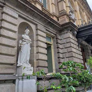 Statue San José