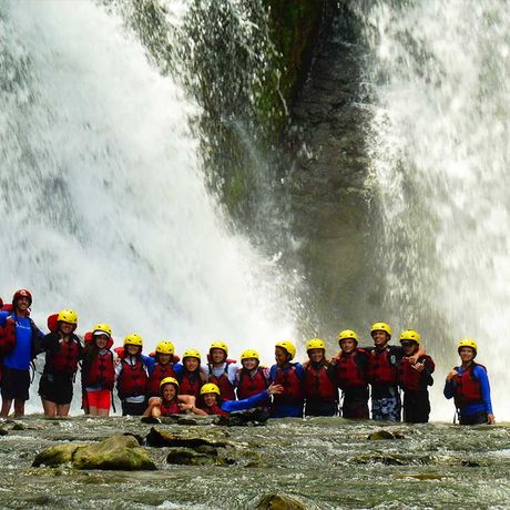 Rafting auf dem Fluss Guabo Klasse II, III+, V 06 Ausflugsgruppe beim Rafting auf dem Fluss Guabo Klasse II, III+, V