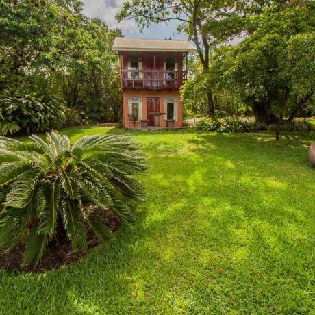 Costa-Rica-Ferienhaus-Garten Im großen Garten können Ihre Kinder spielen.