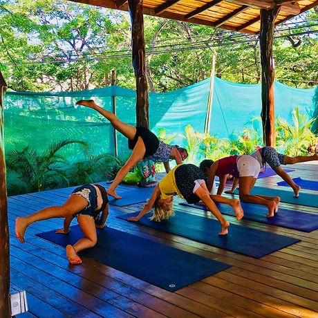 Yoga für Kinder 03 Yogagruppe beim Yoga für Kinder
