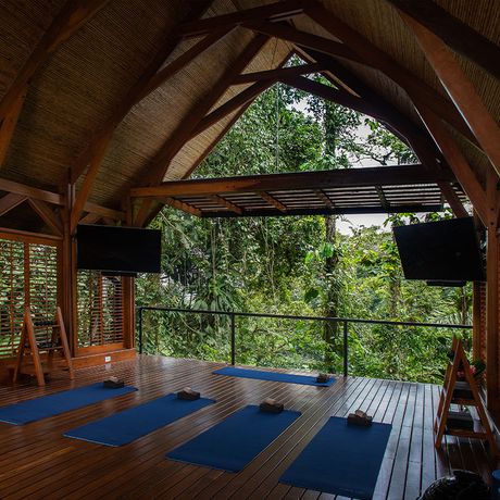 Hotel Amor Arenal Yoga Bereich Blick auf den Yoga Bereich