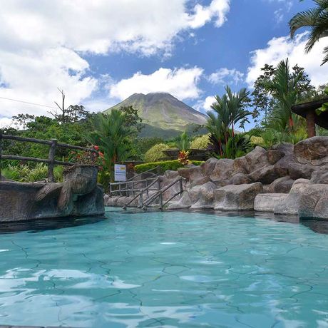 Thermalwasser Pool vom Resort Hotel Los Lagos von Außen