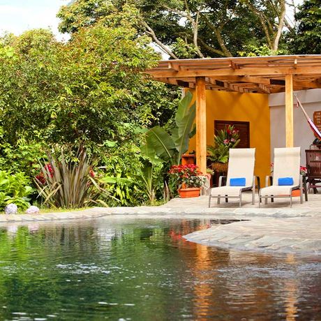 Blick auf den Pool des Hotel Monteverde Lodge