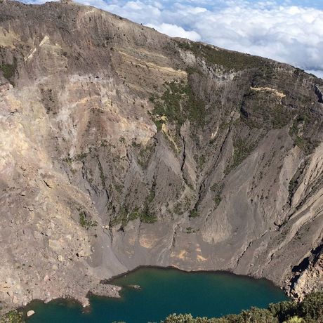 Costa Rica Bergwelt und Vulkane Blick über den Krater des Vulkan Irazú