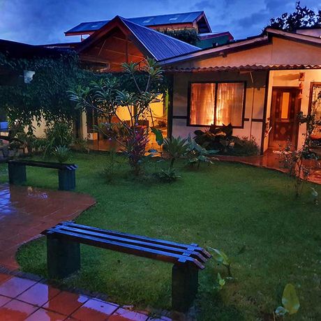 Pension Turrialba B&B Aussenbereich 01 Blick auf den Aussenbereich der Pension Turrialba B&B