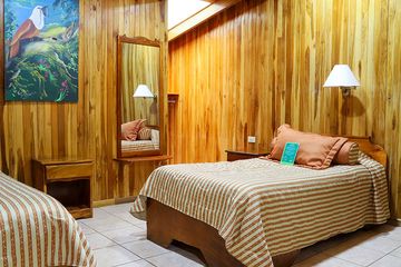 Hotel los Pinos Familiensuite Bett