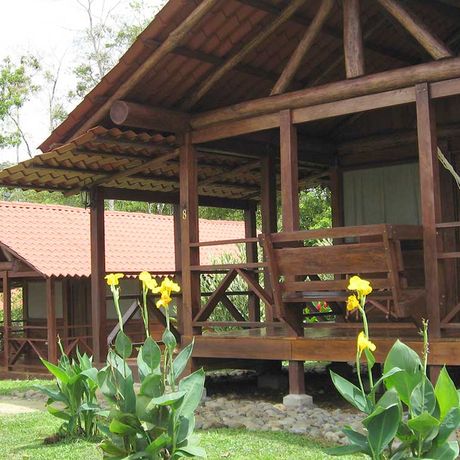 Bungalow Anita Rainforest Lodge Aussenanlage 02 Blick auf die Cabañas der Bungalow Anita Rainforest Lodge