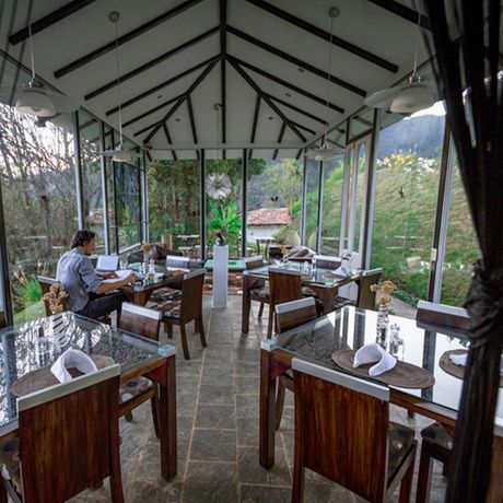Bungalow Dantica Cloud Forest Lodge Restaurant 02 Blick in das Restaurant der Bungalow Dantica Cloud Forest Lodge