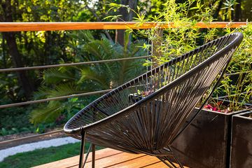 Hotel Nya Deluxezimmer Balkon Stuhl