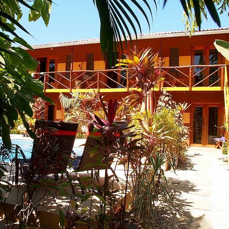 Samara Palm Lodge Aussenansicht Frontansicht der Samara Palm Lodge