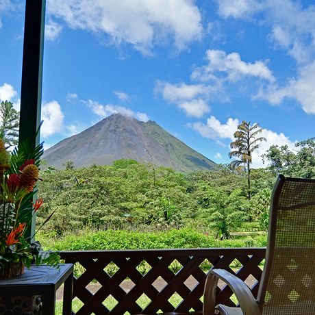Costa Rica Resort Vulkanblick Blick von der Terrasse auf den Vulkan