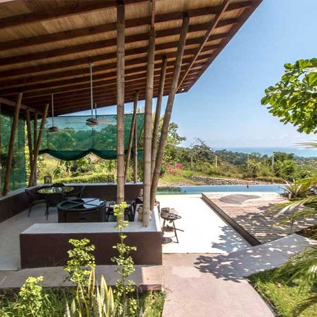Ferienhaus Eden Tica Lodge Terasse Blick auf die Terasse der Eden Tica Lodge