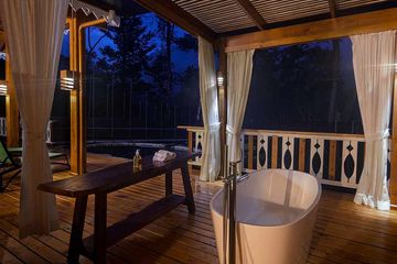 Pacuare Lodge Canopy Villa Terrasse bei Nacht