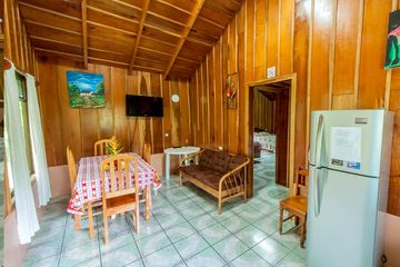 Bungalow + Cabinas Valle Campanas Ferienhaus el Motmot 07