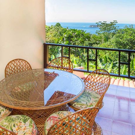 Pension Villas Nicolas Premiumsuite 01 Blick auf den Balkon der Pension Villas Nicolas