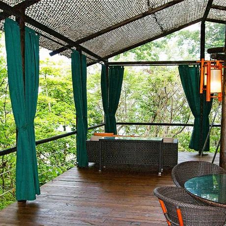 Resort Ylang Ylang Baumkronensuite 01 Blick auf den Balkon der Baumkronensuite des Resort Ylang Ylang