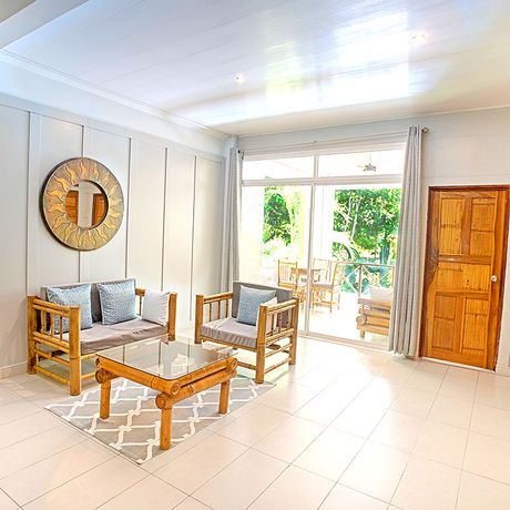 Blick auf eine Sitzecke in einer Suite des Boutique-Hotels Plaza Yara
