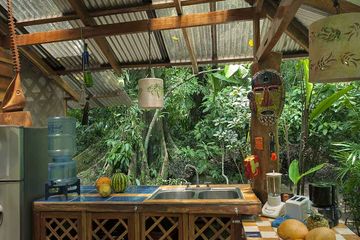 Ökolodge Congo Bongo Deluxebungalow 04