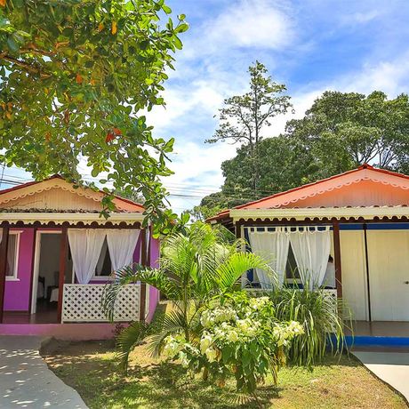 Aussenansicht des Bungalows der Strandunterkunft B&B El Encanto Inn