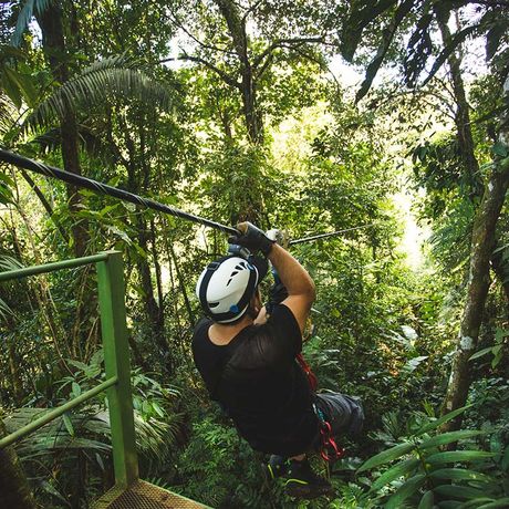 Pacuare Lodge Ziplining durch den Dschungel Pacuare Lodge Ziplining durch den Dschungel