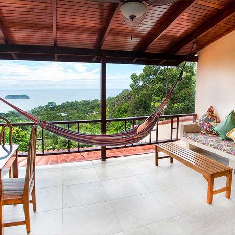 Pension Villas Nicolas Meerblickzimmer 04 Blick auf den Balkon des Meerblickzimmers der Pension Villas Nicolas