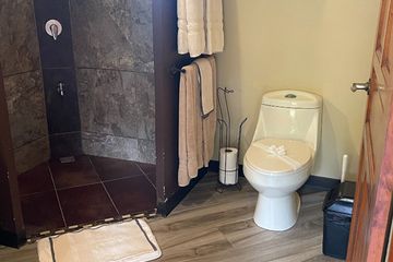 Finca Mei Tai Standardzimmer Toilette