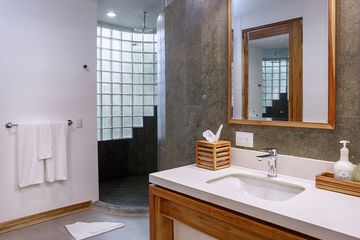 Resort Arenas del Mar Regenwaldsuite Badezimmer
