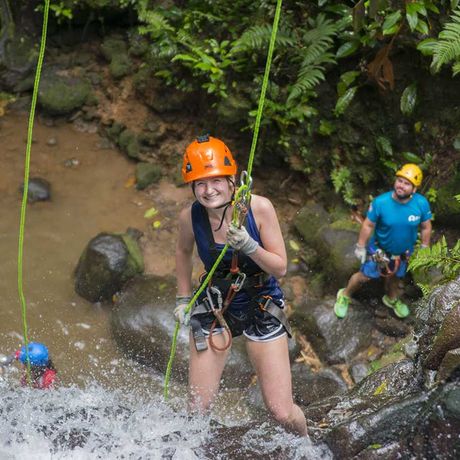 Blick auf eine Ausflugsgruppe der Canyoneering und Canopy Tour