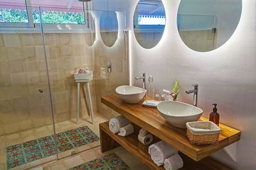 Tortuga Lodge Miss Evelyn Suite mit Klimaanlage Badezimmer