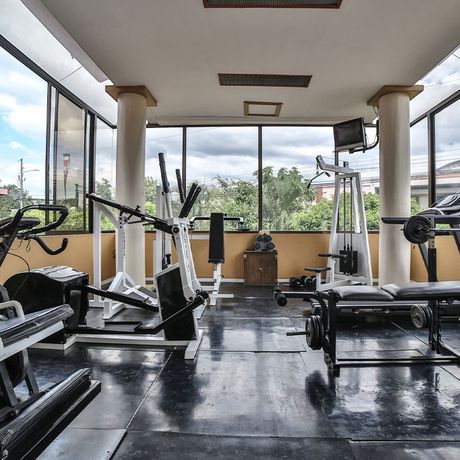 Hotel Adventure Inn Fitnessbereich Blick in den FItnessbereich