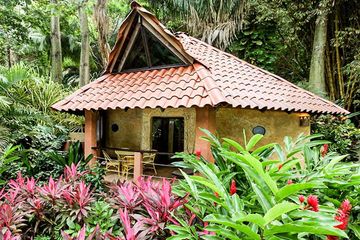 Resort Ylang Ylang Coco Joe`s Bungalow 03